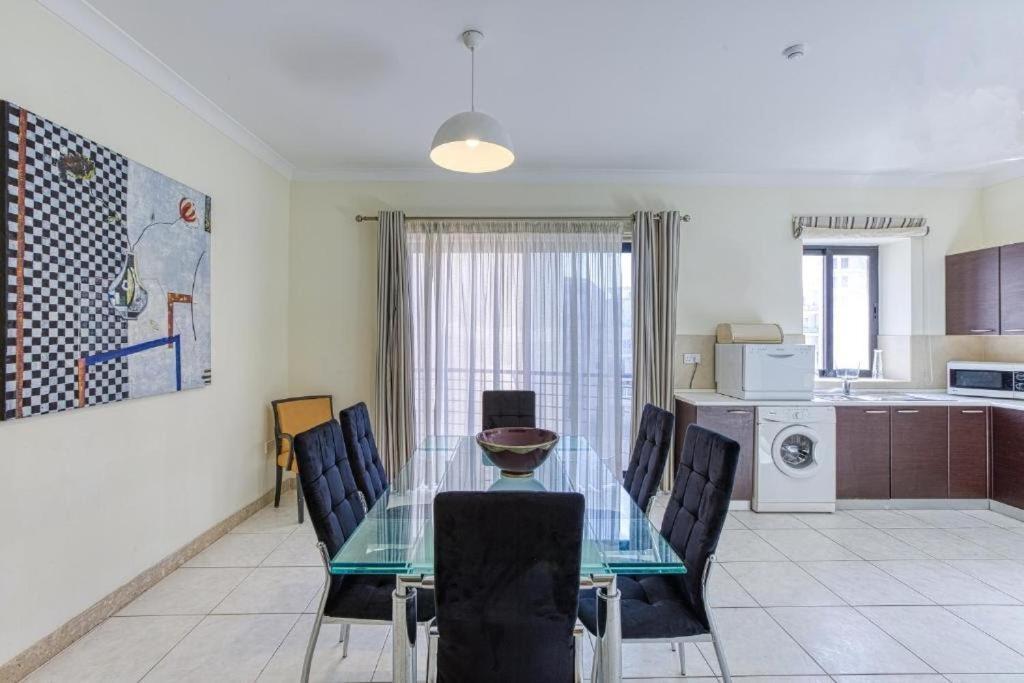 Apartment Beautiful 3 Bed Rm Close To Sea And Of Sliema
