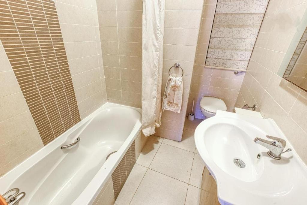 Beautiful 3 Bed Rm Close To Sea And Of Apartment Sliema