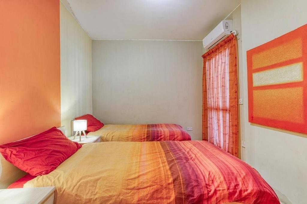 Beautiful 3 Bed Rm Close To Sea And Of Apartment Sliema