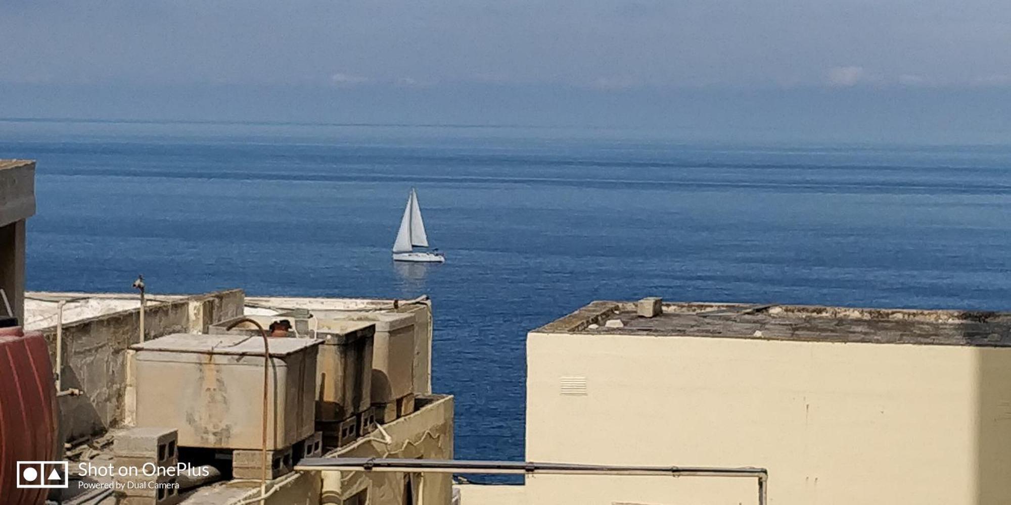 Beautiful 3 Bed Rm Close To Sea And Of Apartment