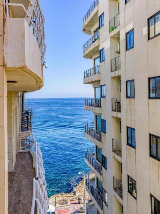 Beautiful 3 Bed Rm Close To Sea And Of Sliema