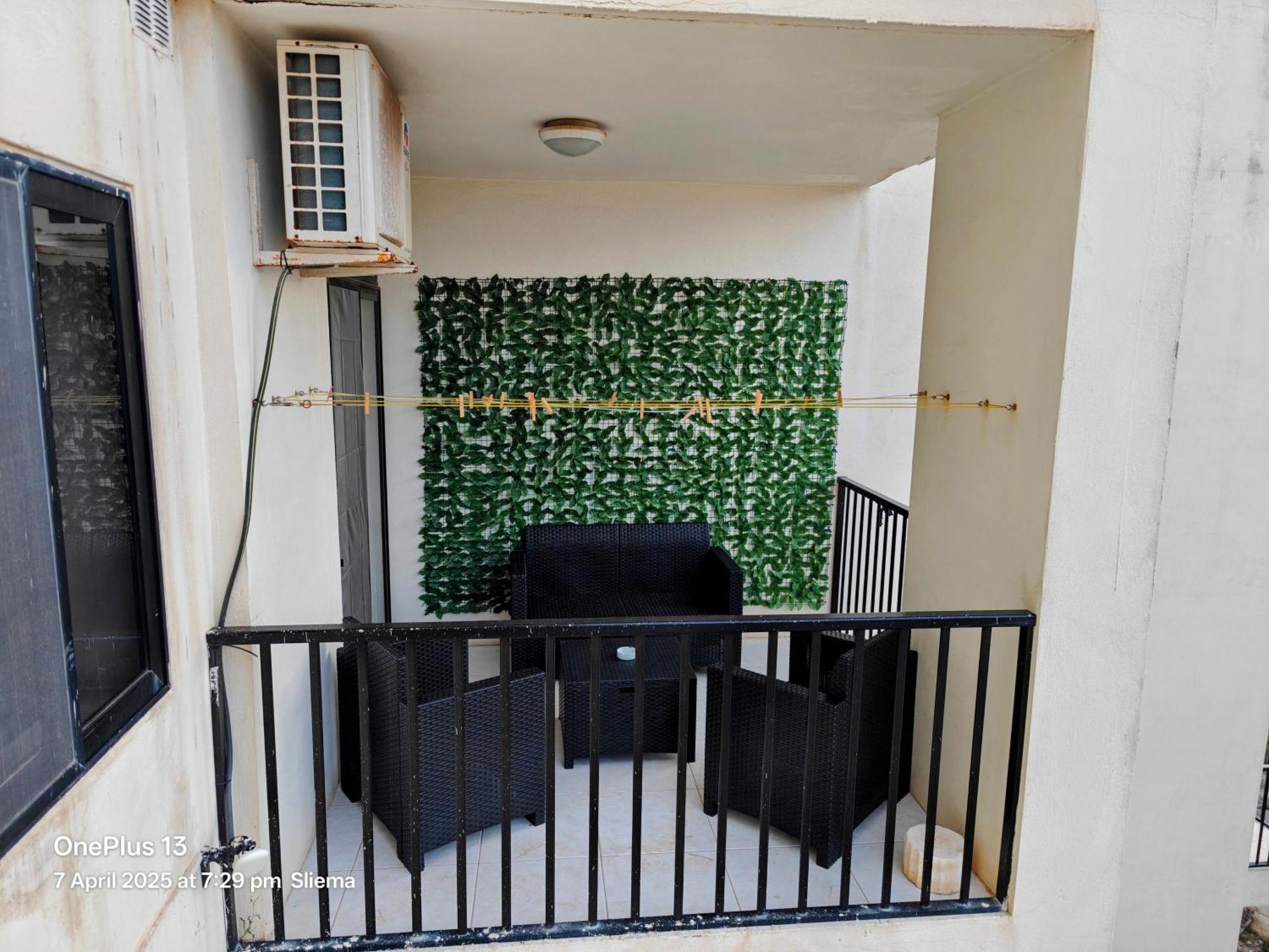 Beautiful 3 Bed Rm Close To Sea And Of Sliema