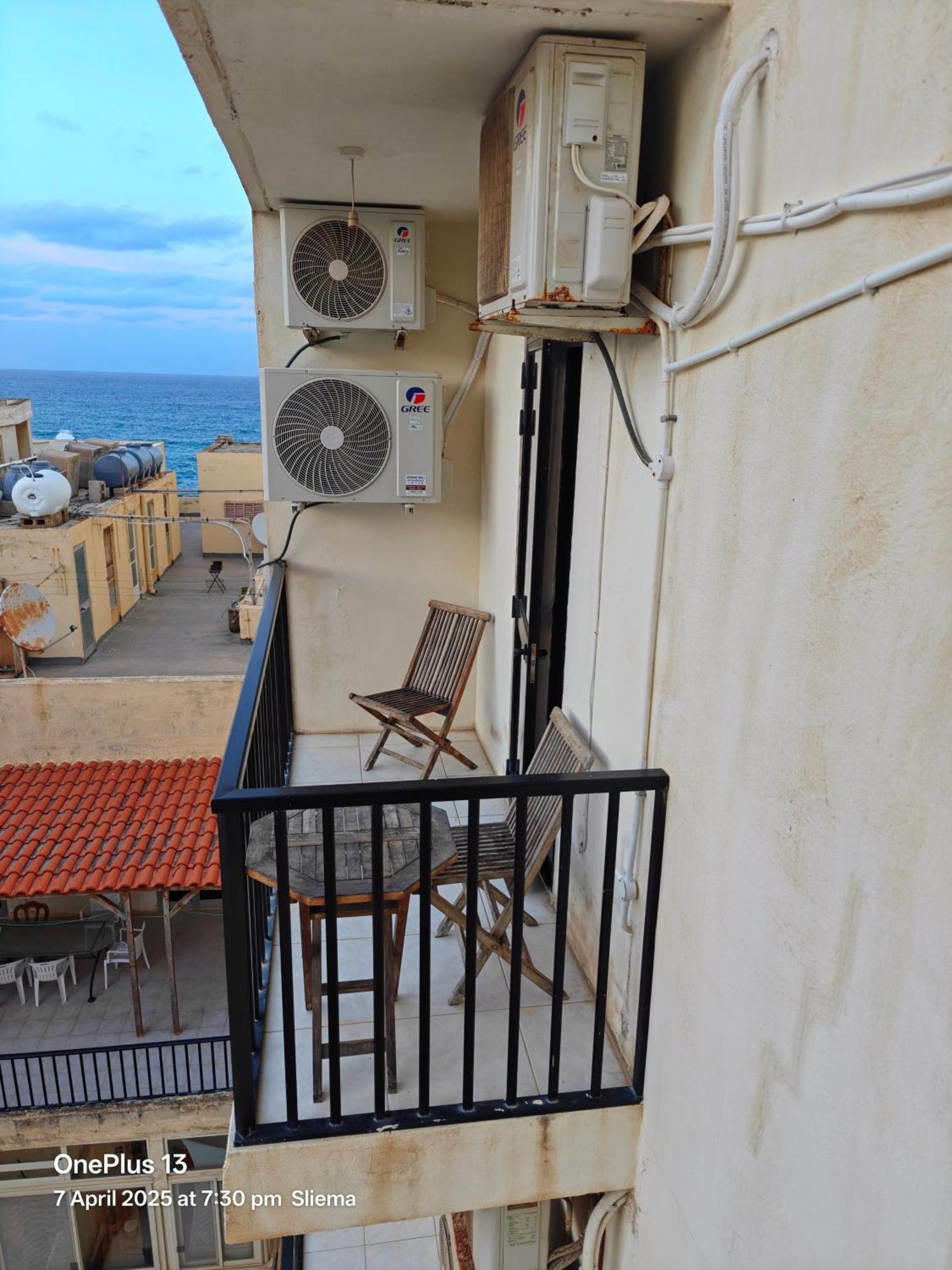 Beautiful 3 Bed Rm Close To Sea And Of Apartment *